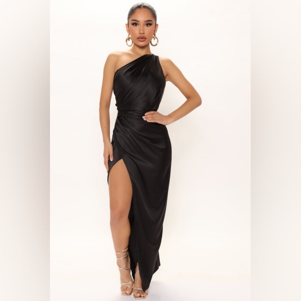 Fashion Nova Black One-Shoulder Gown NWOT